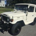 1976 Toyota Land Cruiser BJ40   Diesel Engine. 4x4 4 speed .