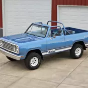1977 Dodge Ramcharger Blue macho