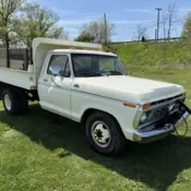 1977 Ford F350 Pickup White dump
