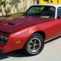 1977 Pontiac Firebird Formula 400 V8 and 4-speed manual Transmission