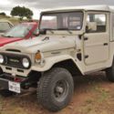 1977 Toyota Land Cruiser with Warn M8274 winch 4.2L FJ40 Landcruiser 2F Engine