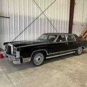 1978 Lincoln Continental Red