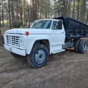 1979 ford f700 dump truck. no CDL required.