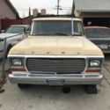 1979 Ford flat bed hauling truck