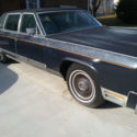 1979 lincoln runs and drive  ( Rusting away Lots of Accessories included )