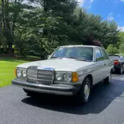 1980 mercedes benz 240D *MANUAL TRANSMISSION W123