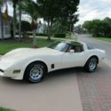 1981 CORVETTE BEAUTIFUL  INSIDE AND OUT  VERY PRETTY CAR  !  RARE COLOR SCHEME