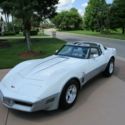 1982 CORVETTE  GORGEOUS   OUTSTANDING  CORVETTE !  COLD A/C  ALWAYS GARAGED