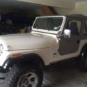 1982 JEEP CJ-7 Completely restored with all new OE tub.