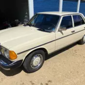 1982 Mercedes-Benz 200-Series W123 240 Diesel Sedan
