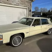 1983 Cadillac Fleetwood Sedan Yellow BROUGHAM