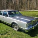 1983 Lincoln Town Car Sedan Grey RWD Automatic