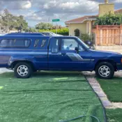 1984 Toyota Pickup Blue XTRACAB RN56 SR5