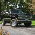 1985-1987 Chevy K5 K10 low miles 4x4 Removable Top Mint Condition