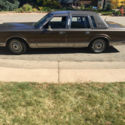1985 Lincoln Town Car Signature Series Sedan 4-Door 5.0L