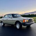 1985 Mercedes-Benz 300D Sedan Green RWD Automatic DT