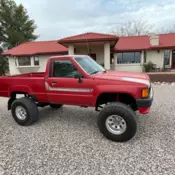 1985 Toyota Pickup Pickup Red 4WD Manual RN60