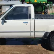 1985 Toyota Pickup Pickup White RN60 SR5