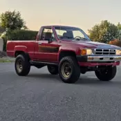 1985 Toyota Pickup Red RN60 SR5