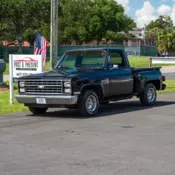 1986 Chevrolet C10 Step Side Pickup, Crate Engine Black