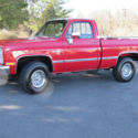 1986 Chevrolet C10/K10 4x4 Silverado Standard Cab Pickup 2-Door 5.0L 4 SPEED