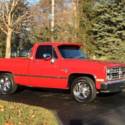 1986 Chevrolet Silverado C10  RWD V-8 Automatic loaded!
