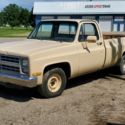 1986 Chevy pickup truck square body c10 solid Montana truck custom deluxe