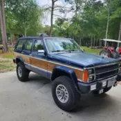 1986 Jeep Wagoneer 4X4 Limited 2.8L V6 Leather interior.