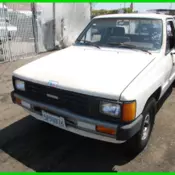 1986 Toyota Pick Up 2.4 L 4 Cylinder NO RESERVE