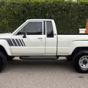 1986 Toyota Pickup 1/2 Ton SR5 - Newish Engine
