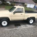 1986 Toyota Pickup  Hilux 4WD 22R straight axle rust free No Reserve 4x4 truck