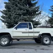 1986 Toyota Pickup Pickup White 4WD Manual XTRACAB RN66 SR5