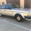 1986 Volvo 240 DL AUTOMATIC 4 DOOR CLEAN CAR LOW MILES