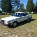 1986 Volvo 240 DL White with Manual Transmission
