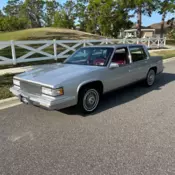 1987 CADILLAC SEDAN DEVILLE  GORGEOUS !  EXCELLENT CONDITION !  LOOKS LIKE NEW !