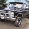 1987 Chevrolet 1/2 Ton, 8&#039; bed, 4 X 4, Lockouts, Manual Trans,