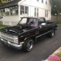 1987 Chevy r10 C10 Shortbed fleetside 2wd