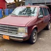 1987 Dodge Caravan Van Red SE
