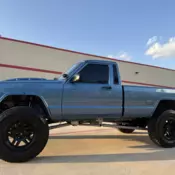 1987 Jeep Comanche Pickup Blue