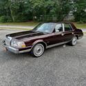 1987 Lincoln Continental Sedan Red RWD Automatic