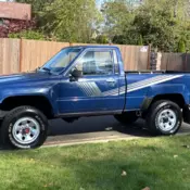 1987 Toyota pick up 4 x 4 no reserve!!!!!