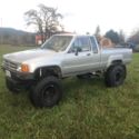 1987 Toyota Pickup-SAS, lifted, Brand new tires