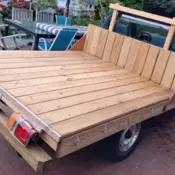 1987 TOYOTA pickup,,low mileage 69K, custom flatbed, 5 speed manual,great truck.