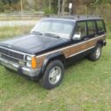 1988 Jeep Wagoneer Limited - 4.0-liter straight 6 engine - Clean Title