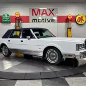 1988 Lincoln Town Car Signature 4D Sedan