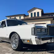 1988 lincoln town car signature sedan 5.0 25k miles Rare Moonroof NO RESERVE !