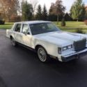 1988 Lincoln Town Car Signature Series ONLY 13,648 ACTUAL MILES! 302ci 150hp V8
