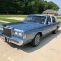 1988 Lincoln Town Car Signature Series Package