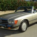 1988 MERCEDES BENZ 560SL ROADSTER 71000 MILES IN EXCEPTIONAL CONDITION IN AN OUT