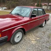 1988 Volvo 240dl 4 Door Sedan Great condition    NO RESERVE